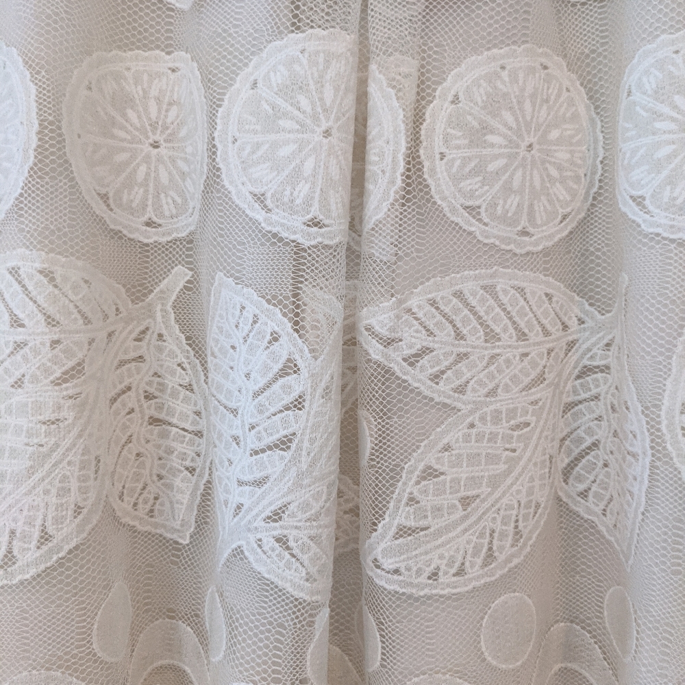 HD in Paris | White Lily Lace Lemon Blouse | 2 - Picture 9 of 12
